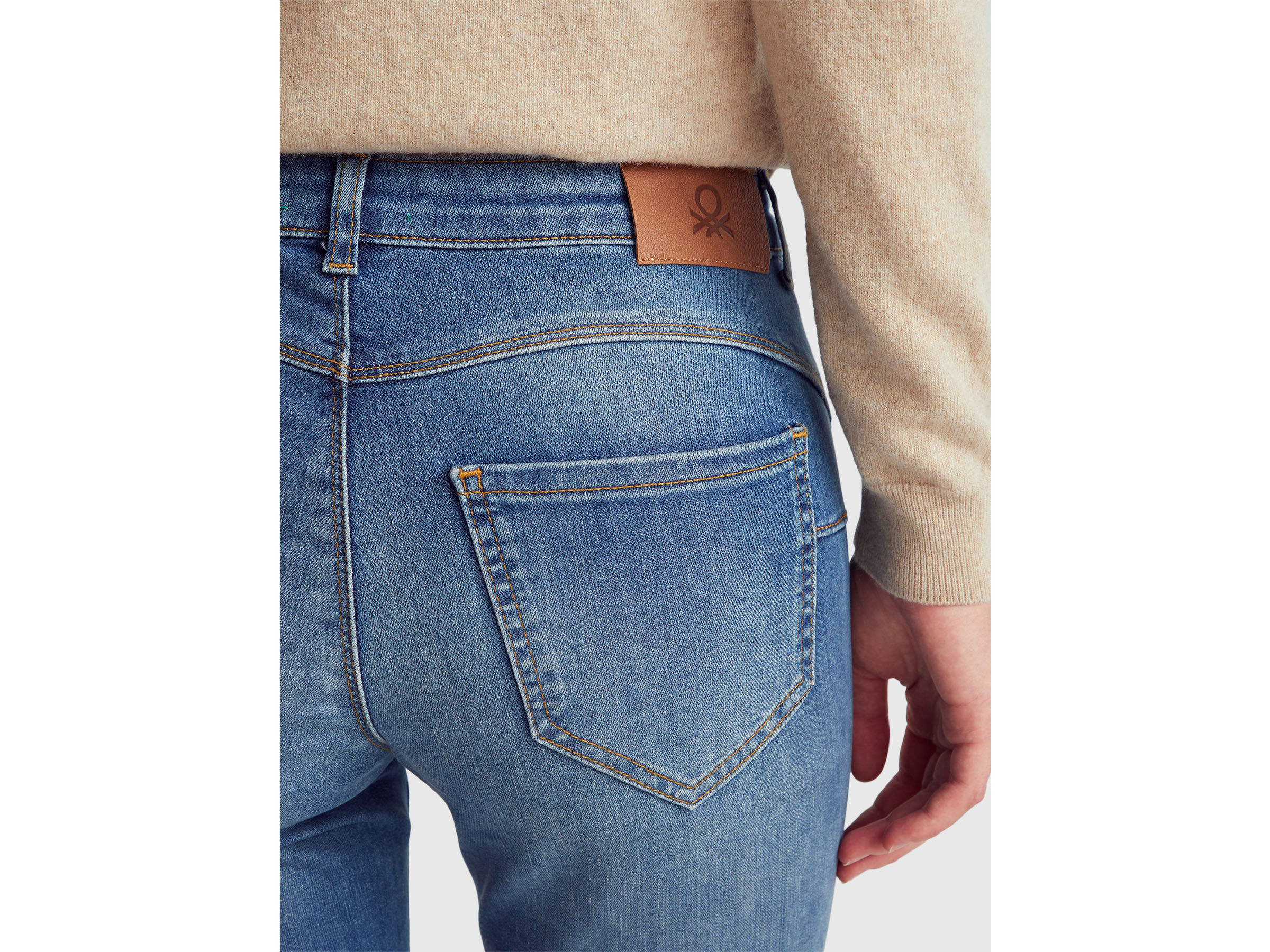 TROUSERS Mulher image number 4